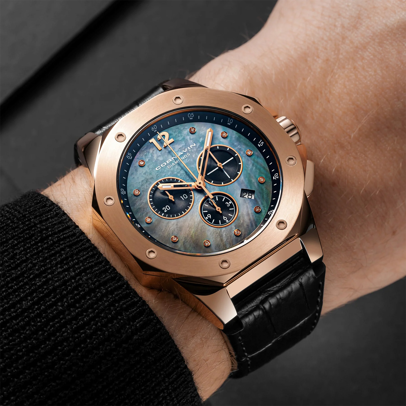 Cornavin CO 2012-2013B Diamond Edition au poignet